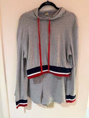 Codigo Hoodie And Shorts Set Size 3X-Large Gray Cropped Pullover